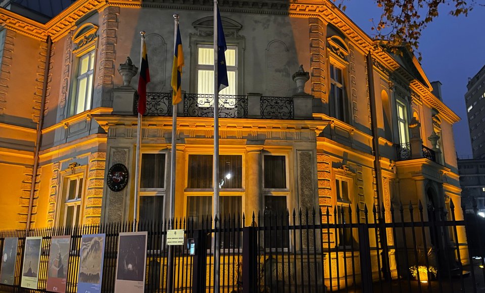 Lietuvos ambasada prisijungė prie pasaulinės kampanijos prieš smurtą dėl lyties